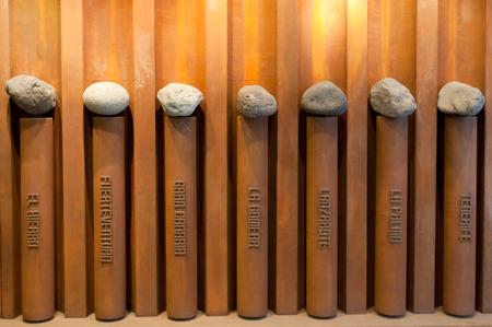 Escultura de Pepe Abad en el Parlamento de Canarias.