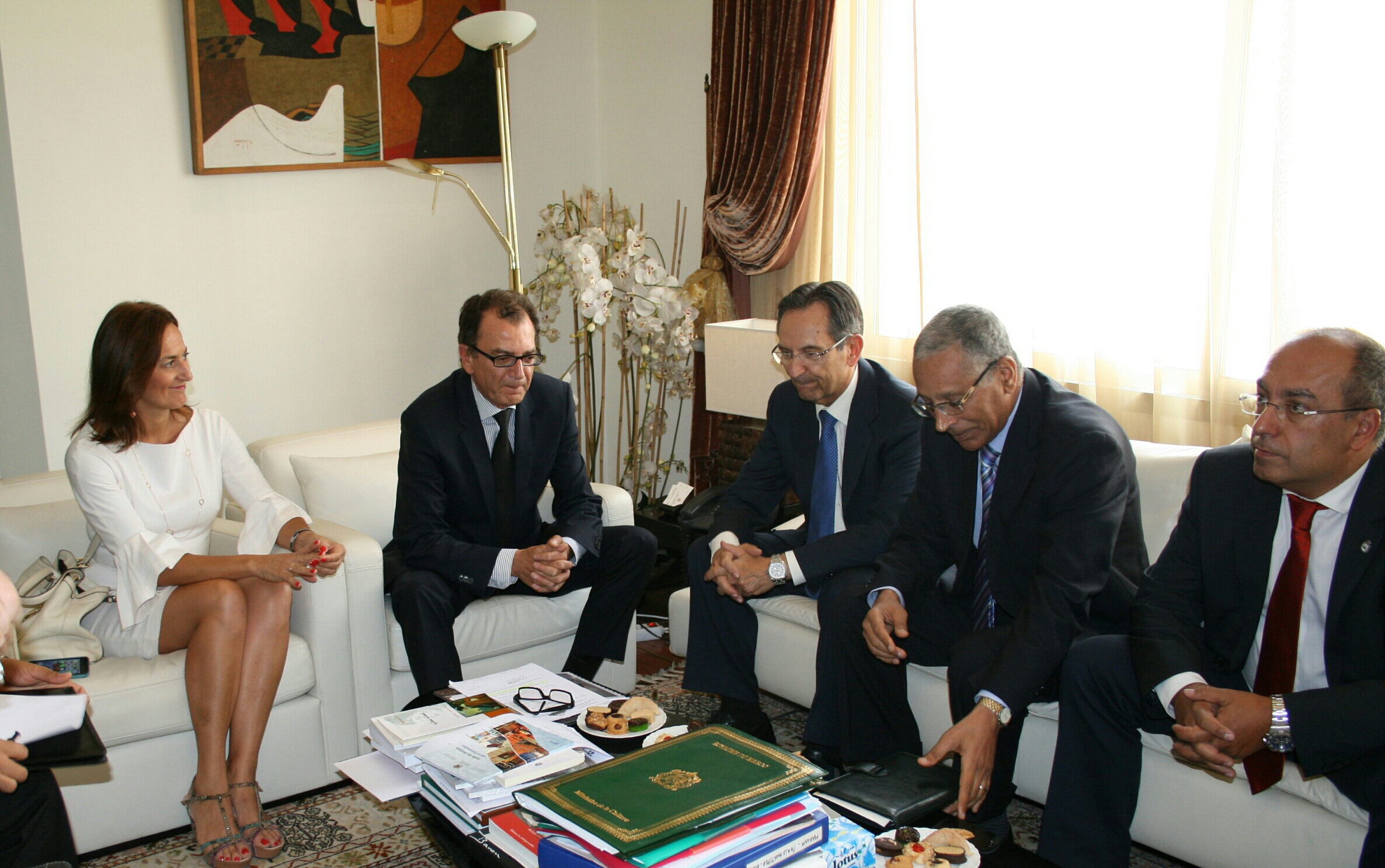 eunión de la delegación parlamentaria canaria con el Ministro de Cultura marroquí.