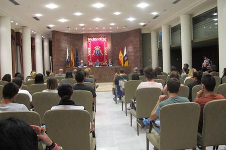 Conferencias en el Parlamento de Canarias.