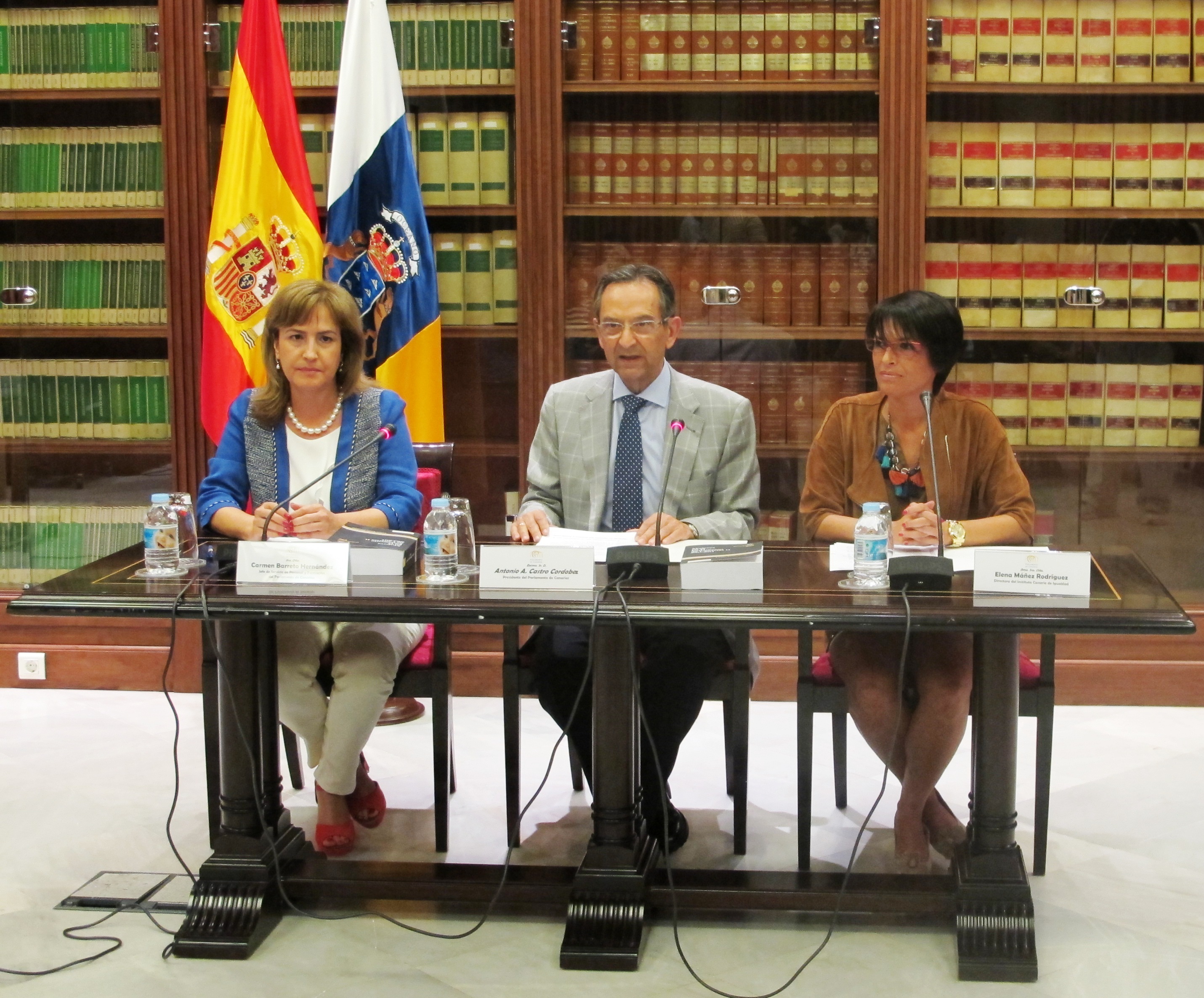 Presentación del libro Mujeres en el Parlamento de Canarias II (2003-2011).