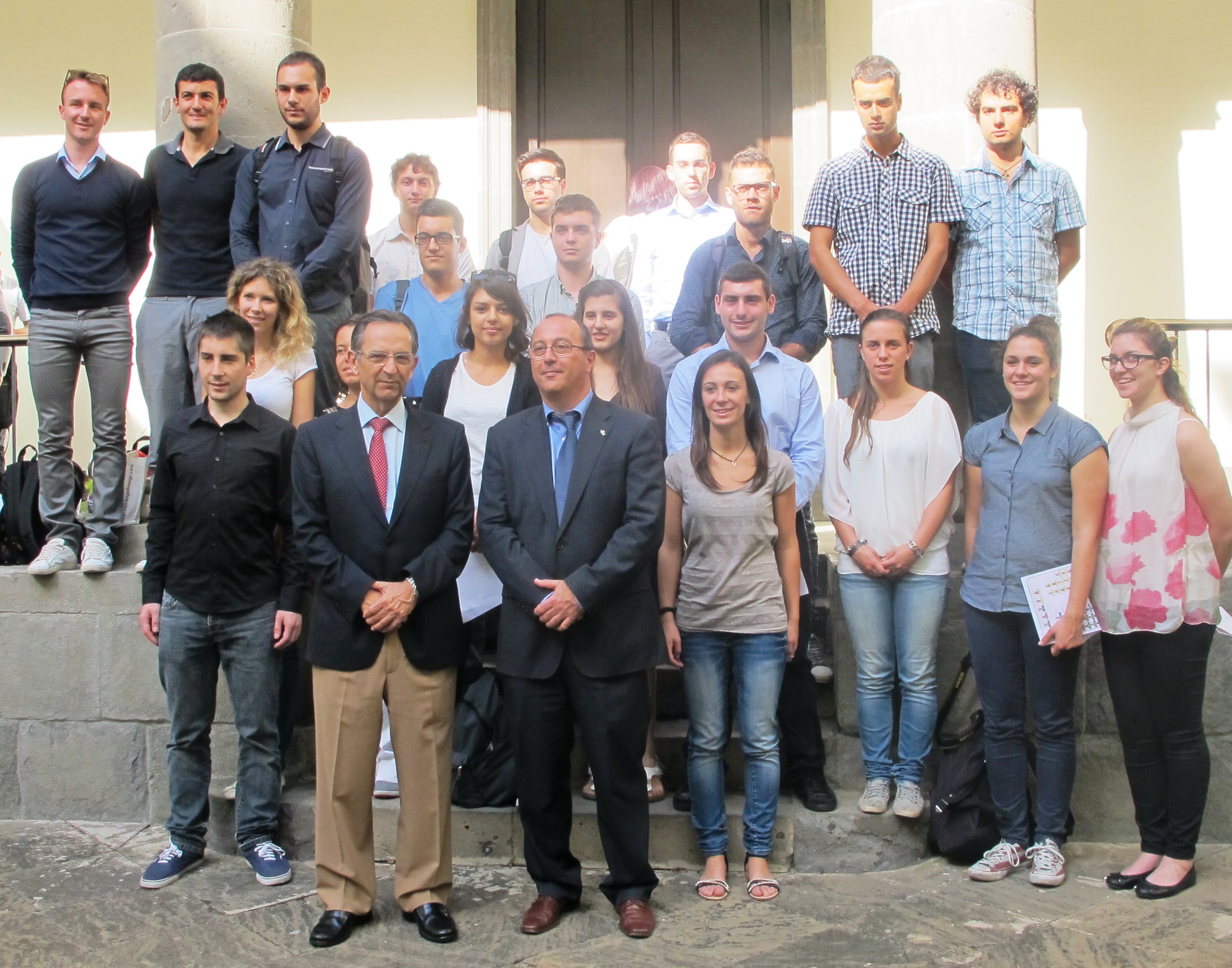 Jóvenes universitarios de Trento visitan el Parlamento.