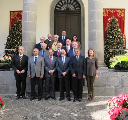 Presentación en la Cámara legislativa del informe Transición de Canarias hacia la sociedad del conocimiento, elaborado por el Centro Atlántico de Pensamiento Estratégico (CATPE).