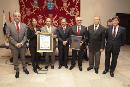 Entrega de distinción a RNE en Canarias.