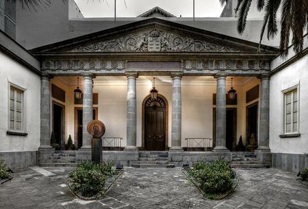 Fachada del Parlamento de Canarias.
