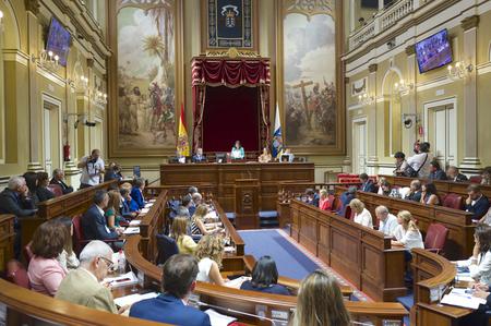 El Salón de Plenos del Parlamento de Canarias.