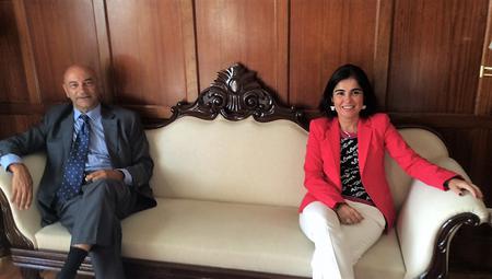 Un momento de la reunión entre Carolina Darias y Antonio Doreste.