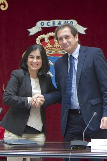 Darias y Padrón, tras la firma del acuerdo.