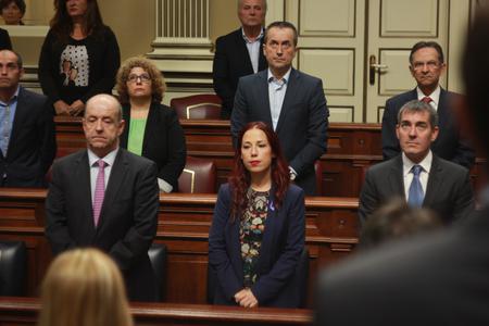 La bancada del Gobierno, durante el minuto de silencio. La bancada del Gobierno, durante el minuto de silencio.