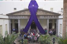 Fotografía El Parlamento de Canarias guarda un minuto de silencio en memoria de las víctimas de la violencia de género 