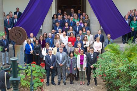 Detalle de los participantes en el minuto de silencio.
