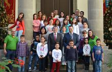 Fotografía El Coro Infantil de las Escuelas Artísticas Municipales de la Villa de Moya ameniza el pleno de presupuestos 