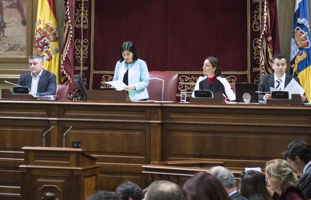 Los miembros de la Mesa, durante la lectura de la declaración.