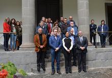 Fotografía El Parlamento de Canarias guarda un minuto de silencio por las víctimas de los atentados de Bruselas 