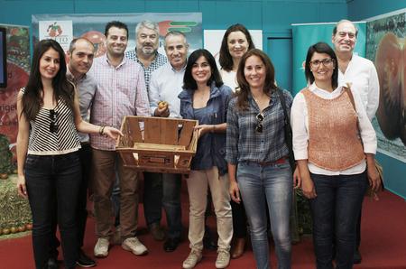 Los miembros de la comisión, durante su visita a Feaga. Los miembros de la comisión, durante su visita a Feaga.