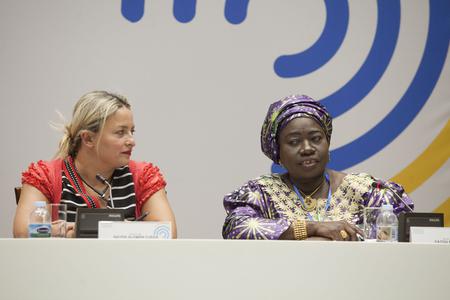 Nayra Alemán, moderadora del segundo panel. Nayra Alemán, moderadora del segundo panel.