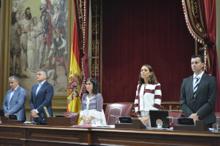 Los miembros de la Mesa, durante el minuto de silencio.