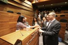 Durante la visita a la sede de la Junta.