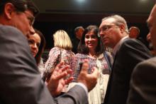 Durante la visita a la sede de la Junta.