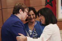 Darias saluda a las diputadas marroquíes.