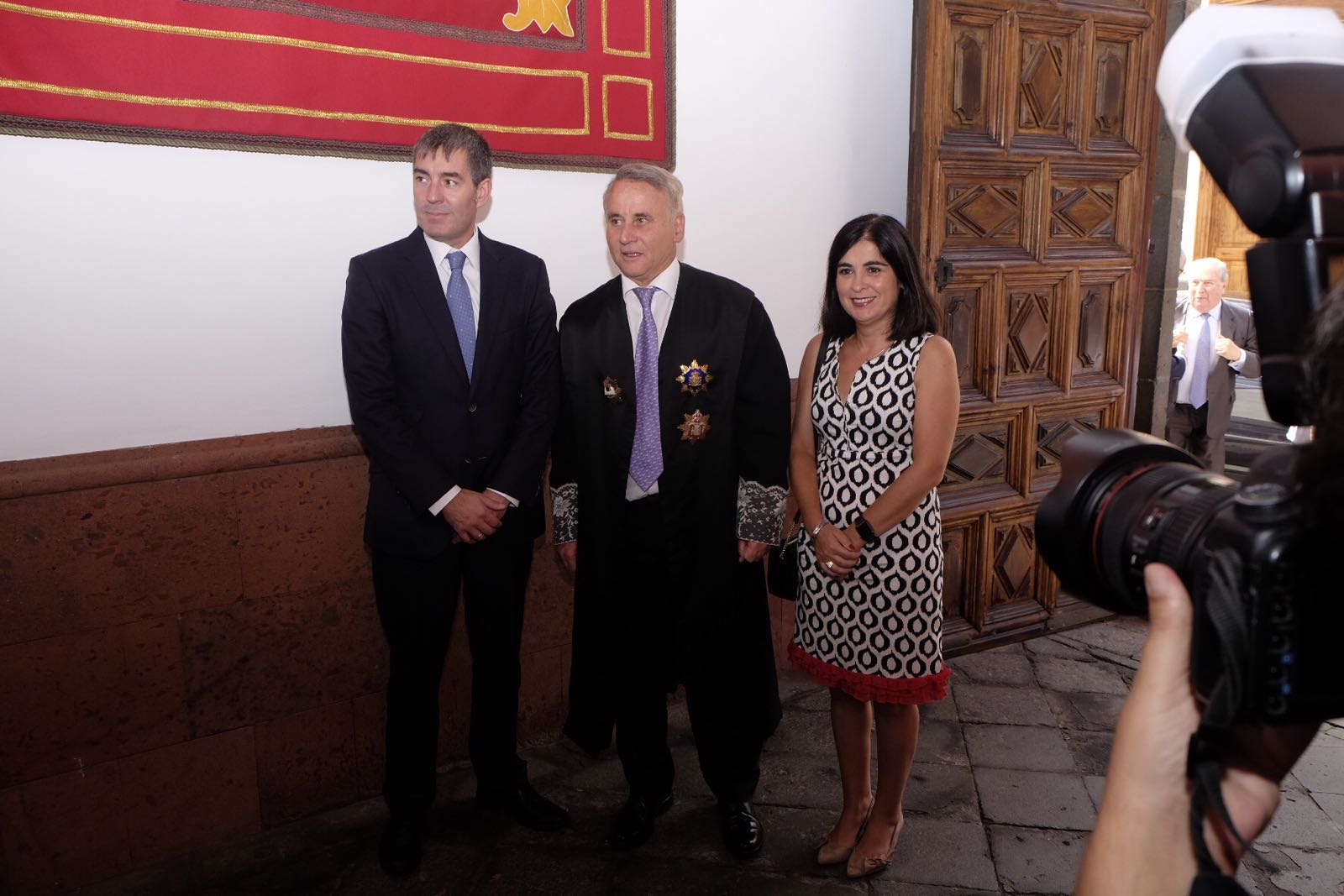 Darias, junto a Clavijo y Millán, a su llegada al Consejo Consultivo.