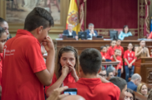 Fotografía El Parlamento de Canarias declara su apoyo incondicional al silbo gomero 