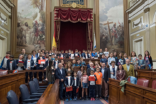 Fotografía Cincuenta escolares de Canarias hacen de diputados por un día en el Parlamento regional 