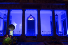 Fotografía El Parlamento de Canarias se ilumina de azul para conmemorar el Día de Europa
