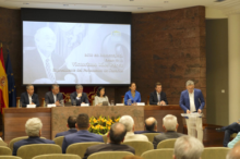 Fotografía El Parlamento de Canarias rinde homenaje al expresidente de la cámara Victoriano Ríos 