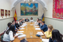 Fotografía El IES Garoé se prepara en el Parlamento para la fase nacional del concurso de debate en el Senado