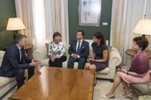 Fotografía La embajadora de Lituania en España visita el Parlamento de Canarias