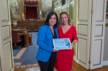 Fotografía La consejera de Hacienda entrega el proyecto de Ley de Presupuestos a la presidenta del Parlamento de Canarias 