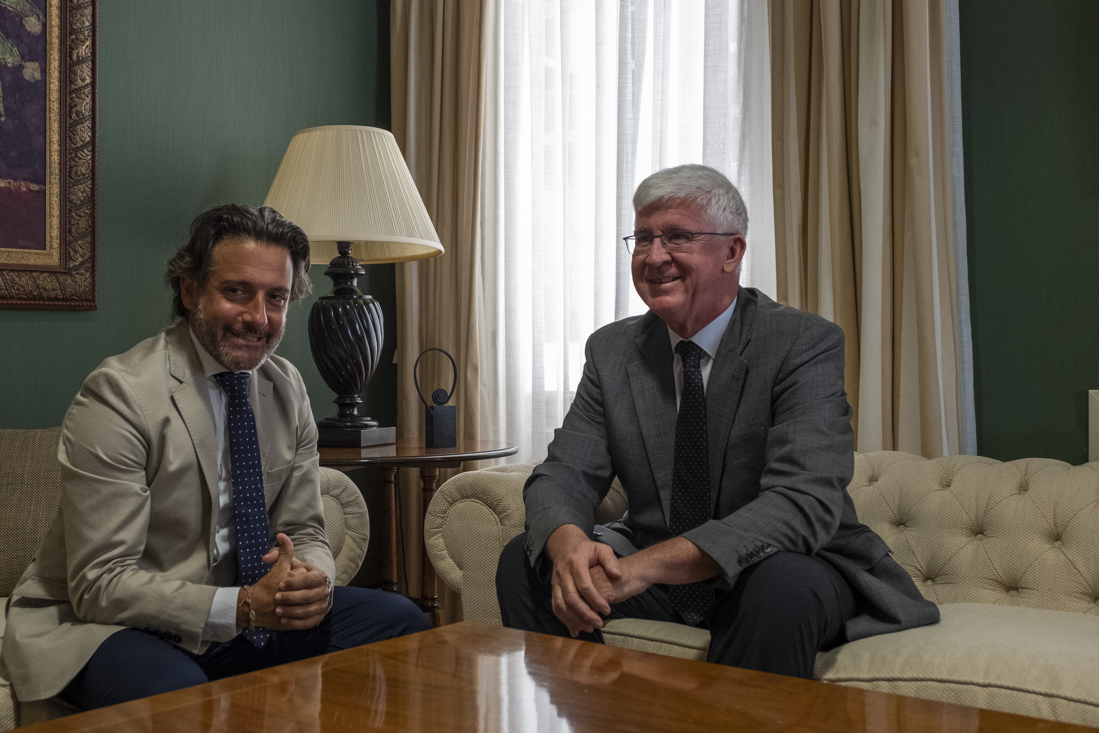 El presidente del Parlamento de Canarias y el presidente de la Audiencia de Cuentas durante su reunión