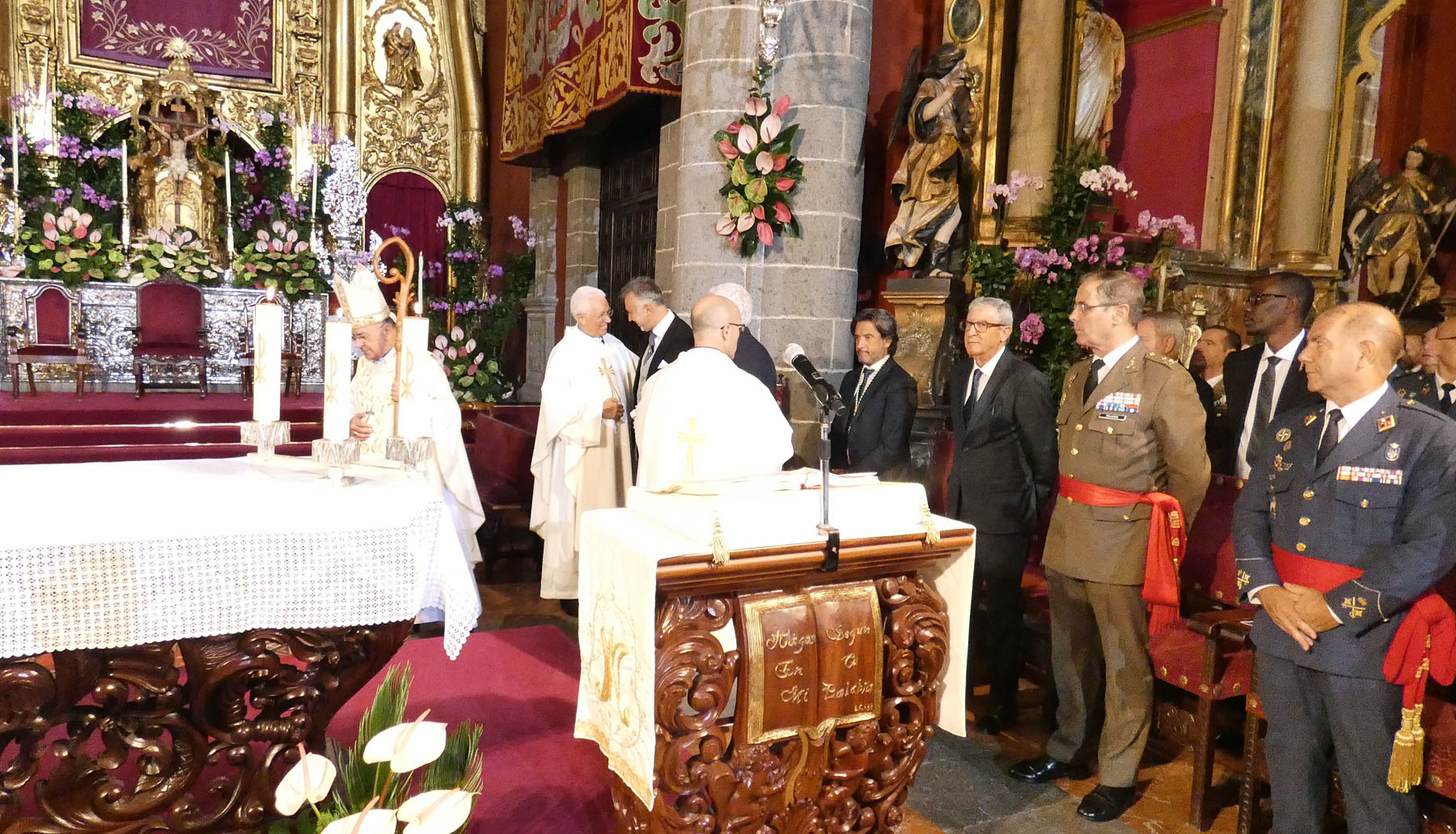 Un momento durante la celebración de la eucaristía de la Virgen del Pino