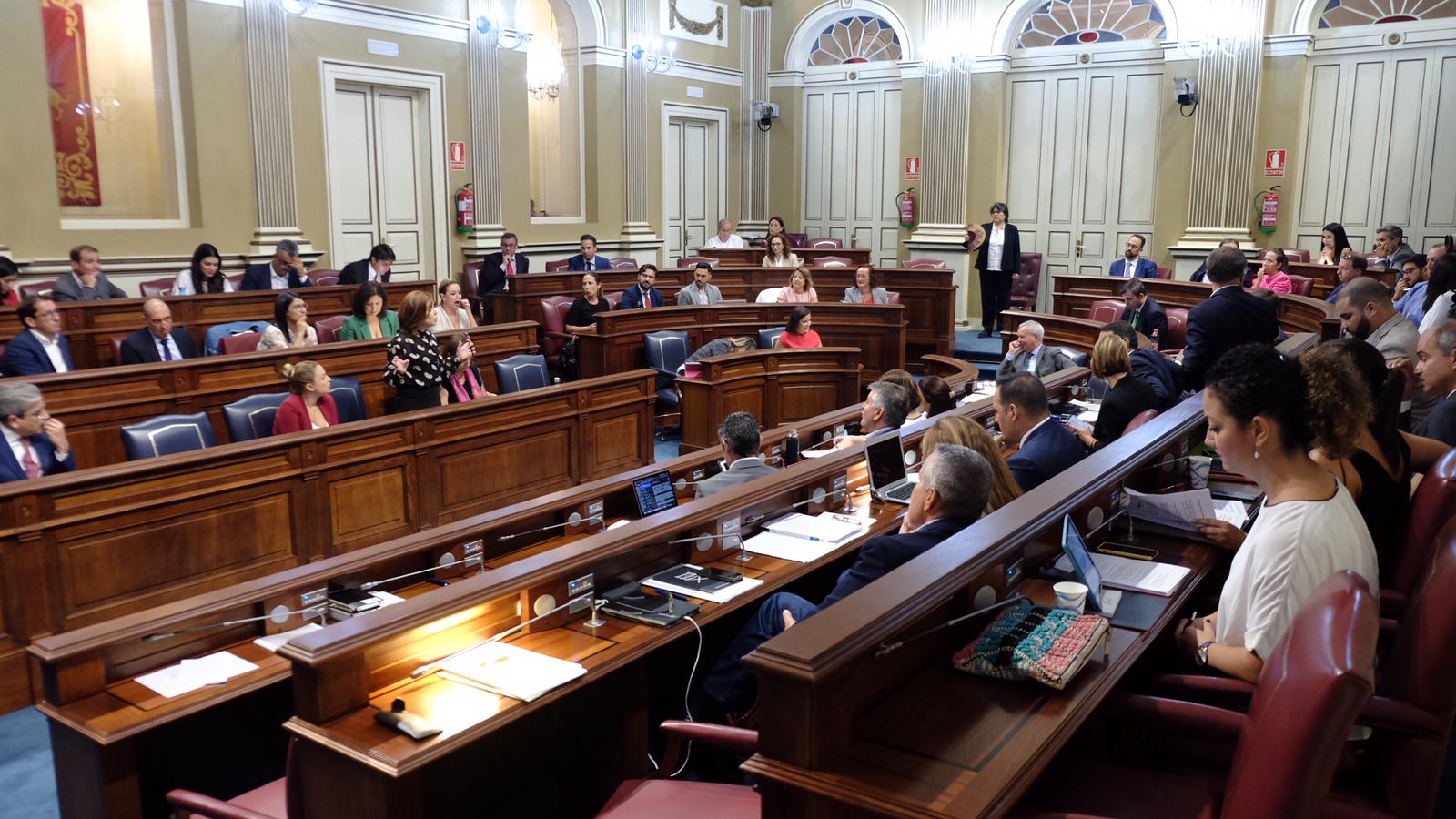 El Salón de Plenos del Parlamento de Canarias durante la sesión del 15 de octubre de 2019