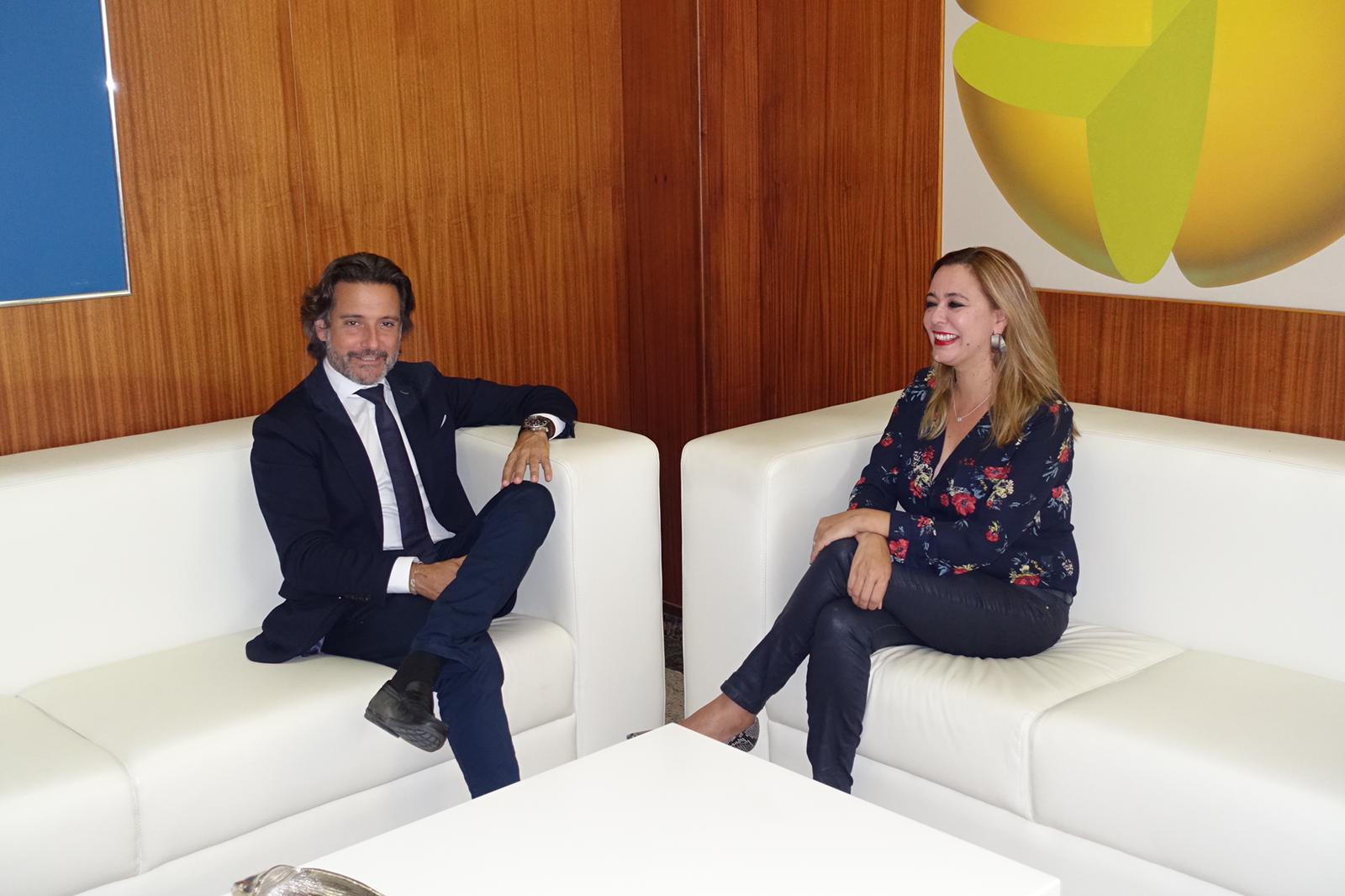 El presidente del Parlamento de Canarias con la presidenta del Cabildo de Lanzarote