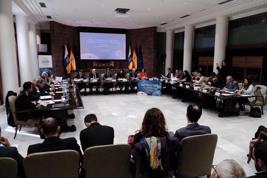 La reunión del primer Comité Permanente de la CALRE en el Parlamento de Canarias