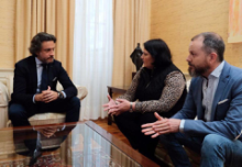 Fotografía El presidente del Parlamento de Canarias recibe a los representantes de los colectivos Canarios Sin Alas y Canarios por la Movilidad Geográfica 