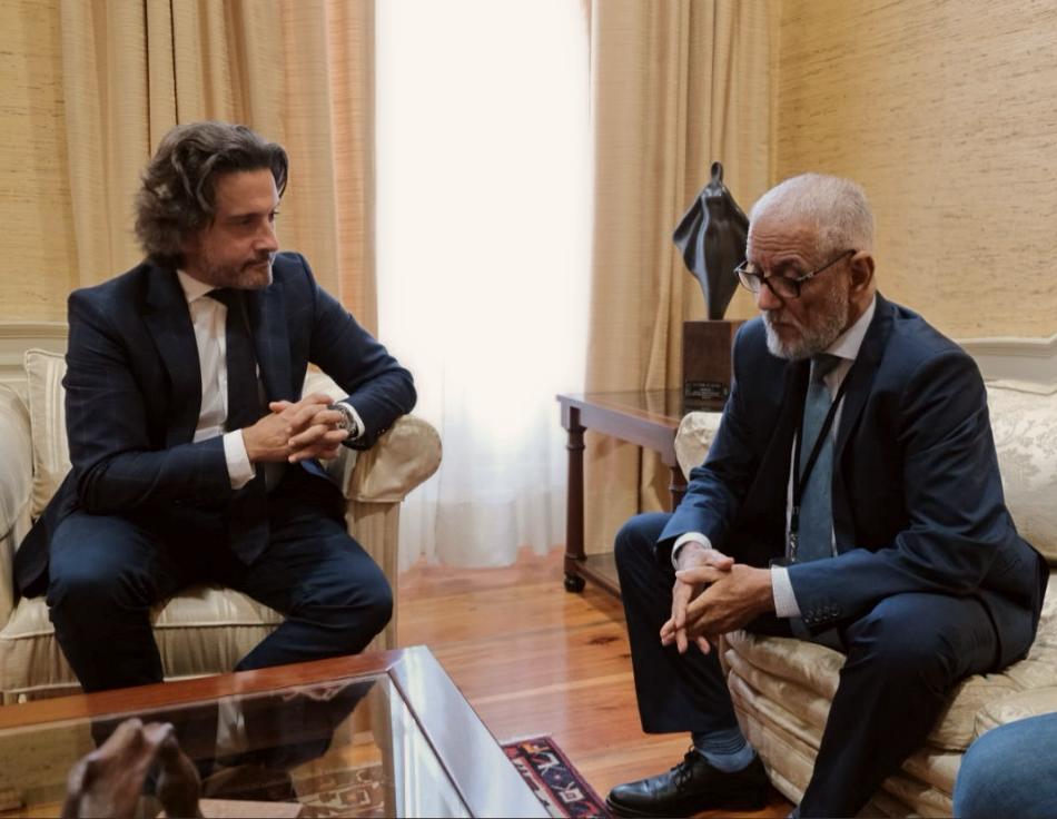 El presidente del Parlamento de Canarias junto al delegado del Frente Polisario en Canarias