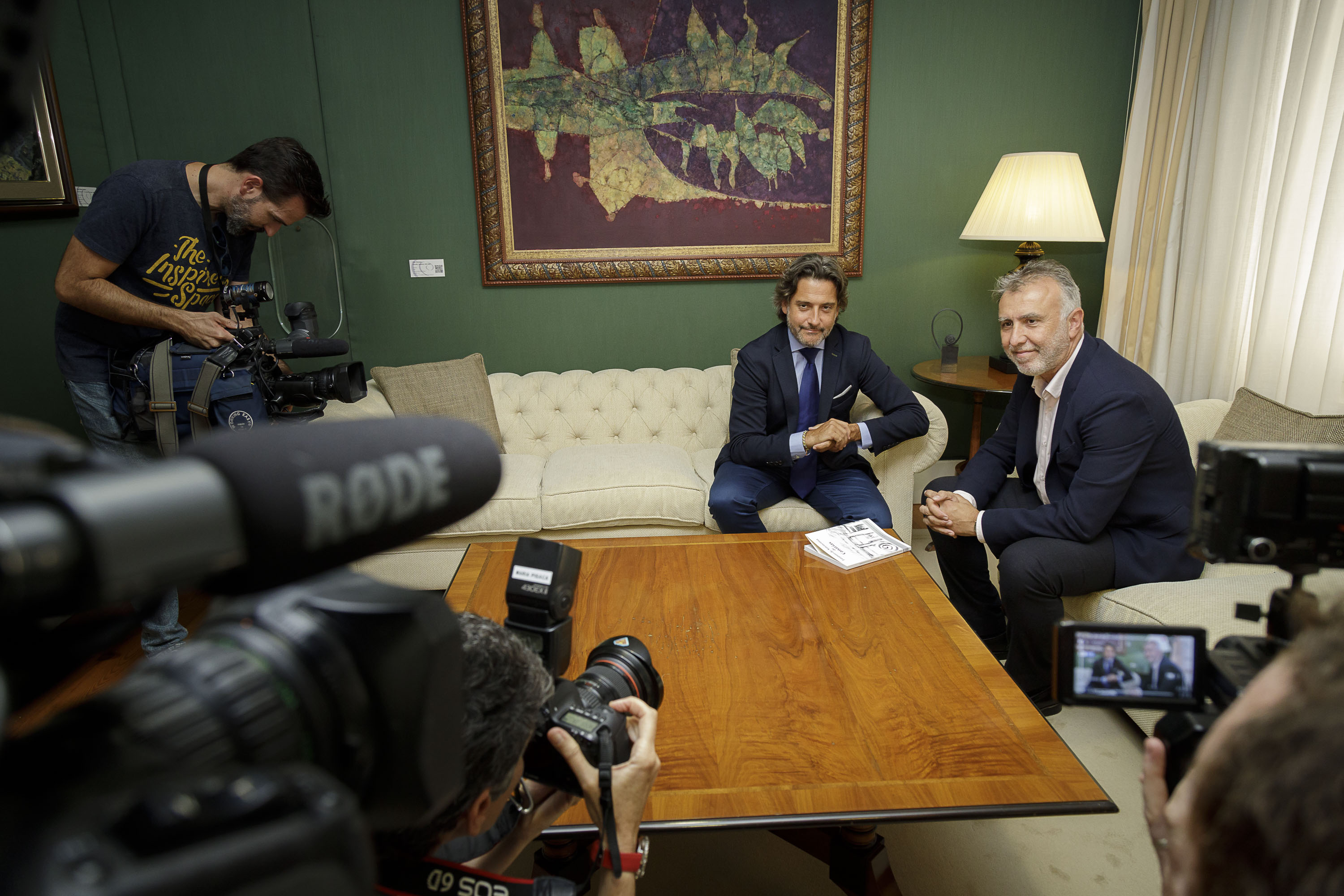 El presidente del Parlamento de Canarias y el presidente de Canarias durante una reunión