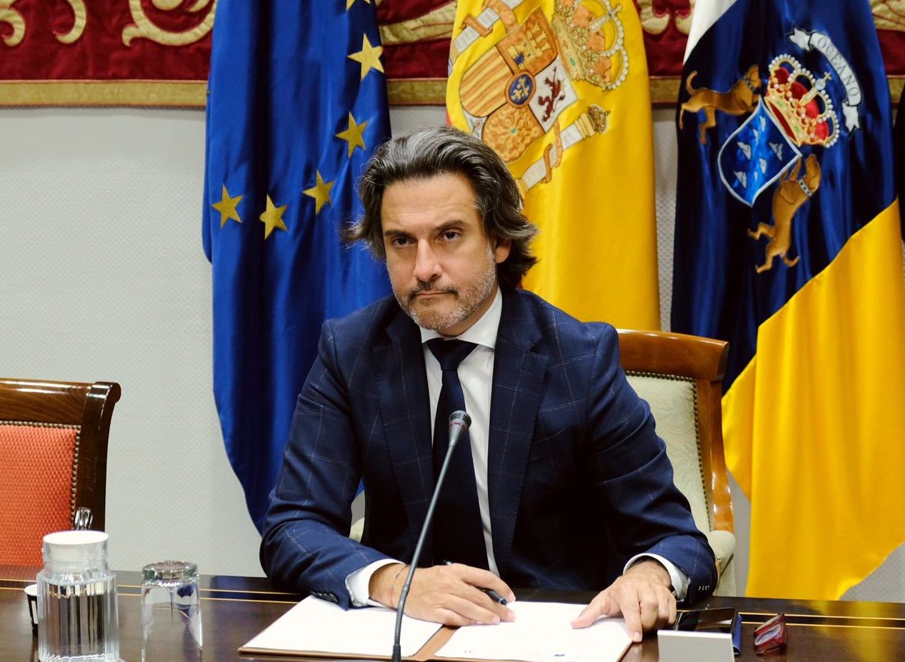 El presidente del Parlamento de Canarias y de la CALRE, Gustavo Matos