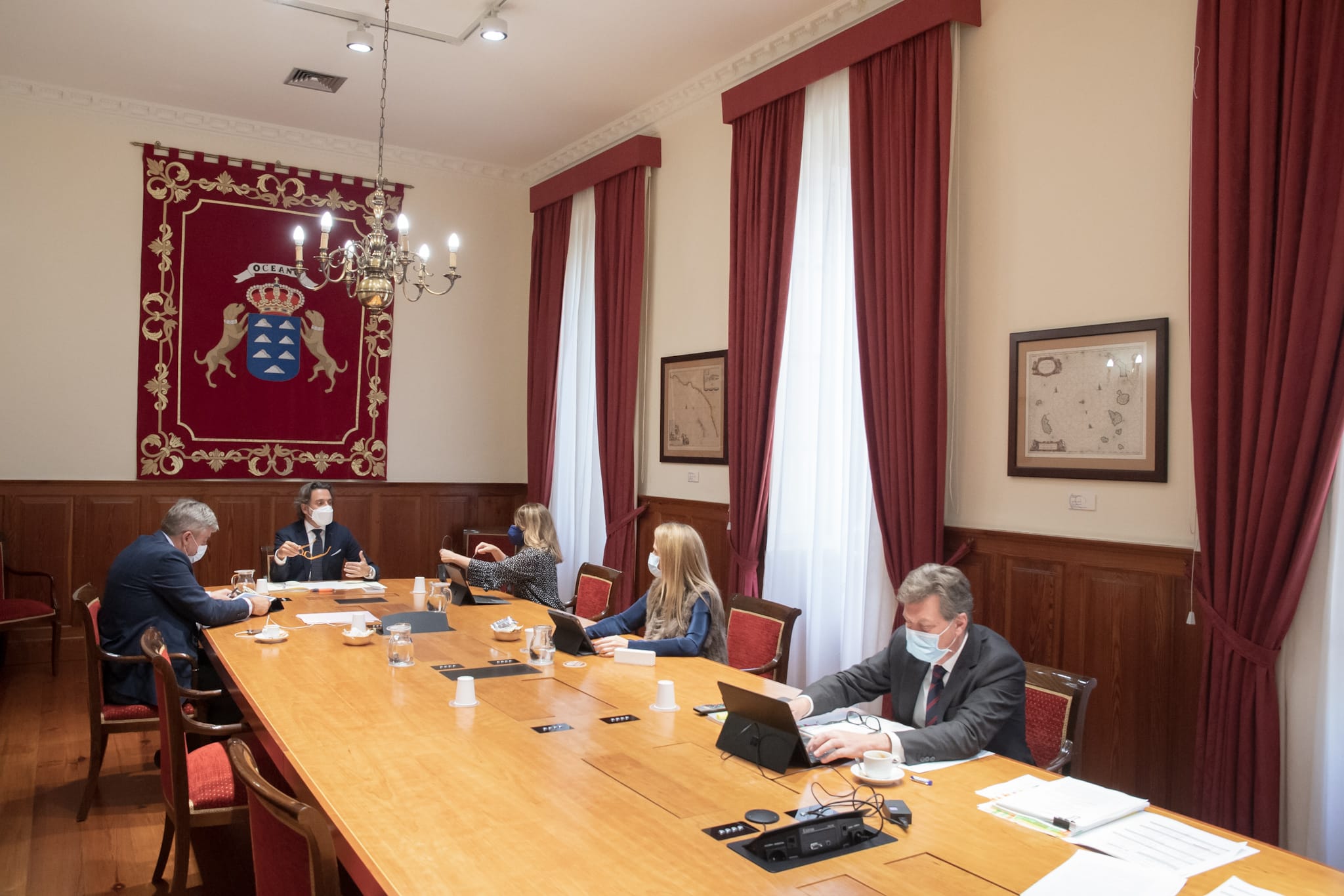 Un momento durante la reunión de la Mesa del Parlamento de Canarias