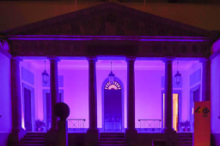 Fotografía La fachada del Parlamento de Canarias se ilumina de color violeta con motivo del Día Internacional de las Mujeres, noticia 2519 