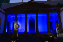 Fotografía  La fachada del Parlamento de Canarias se ilumina de color azul para conmemorar hoy el Día de Europa 