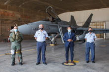 Fotografía El presidente del Parlamento de Canarias, Gustavo Matos, visita la Base Aérea de Gando 