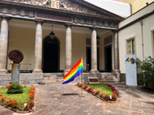 Fotografía El Parlamento de Canarias luce estos días en su fachada la bandera del arcoíris con motivo de la conmemoración, este 28 de junio, del Día Internacional del Orgullo LGTBI 