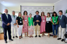 Fotografía El presidente del Parlamento de Canarias, Gustavo Matos, visita la sede de la Asociación Española Contra el Cáncer en Santa Cruz de Tenerife 