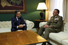Fotografía El presidente del Parlamento de Canarias, Gustavo Matos, recibe al nuevo jefe del Mando de Canarias del Ejército de Tierra, Julio Salom Herrera 