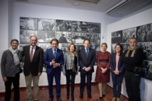Fotografía El Parlamento inaugura la exposición ‘Tres miradas. Un recorrido fotográfico por 40 años de Parlamento de Canarias’ en Madrid 