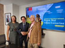 Fotografía Gustavo Matos se reúne con la Subsecretaria de Turismo de Chile y el presidente del Consejo de Ancianos de la Isla de Pascua 