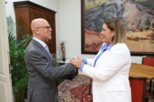 Fotografía La presidenta del Parlamento de Canarias despacha con Rafael Yanes el presupuesto de la Diputación del Común 